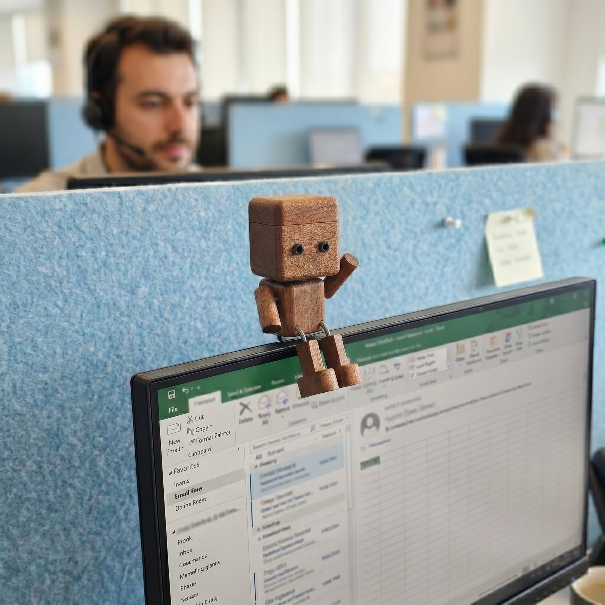 Handcrafted Wooden Robot: Your Miniature Wooden Sidekick and Aroma Diffuser
