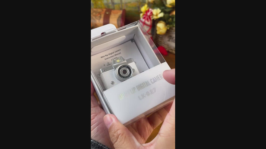 Mini Digital Selfie Camera with Flip Screen 1080P HD, Retro Keychain Camera